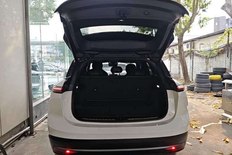Used Nio ES6 2023 100kWh Trunk