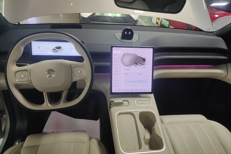 Used Nio ES6 2023 75 kWh Center Console