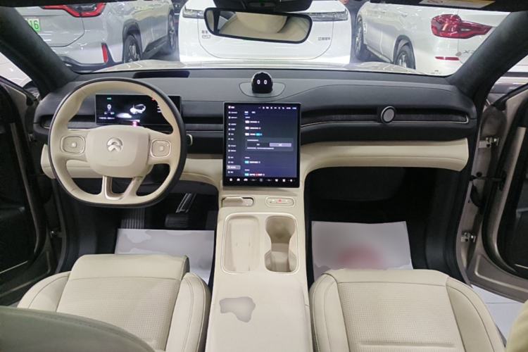 Used Nio ES6 2023 75 kWh Center Console