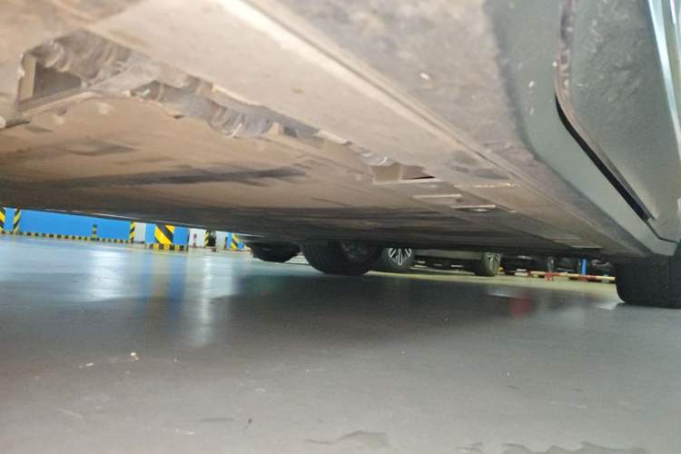 Used Nio ES6 2023 75 kWh Chassis Front Left