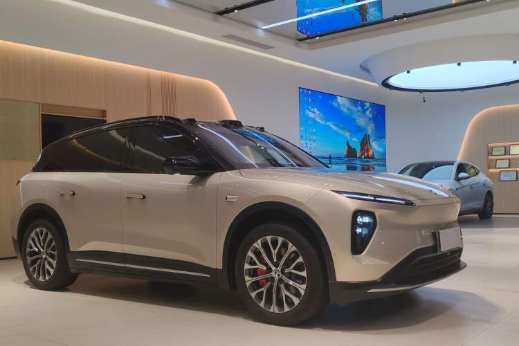 Used Nio ES6 2023 75 kWh Exterior 2