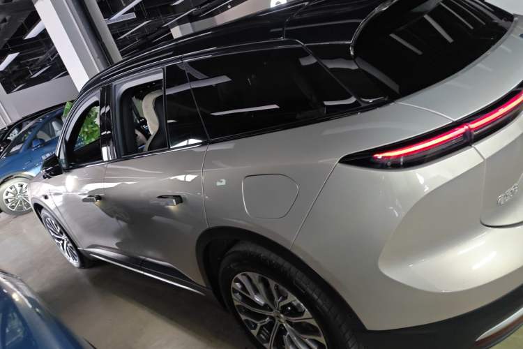 Used Nio ES6 2023 75 kWh Exterior 3