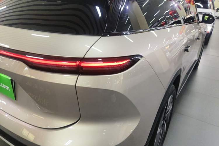 Used Nio ES6 2023 75 kWh Exterior 3