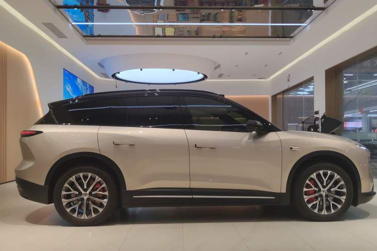 Used Nio ES6 2023 75 kWh Exterior 3