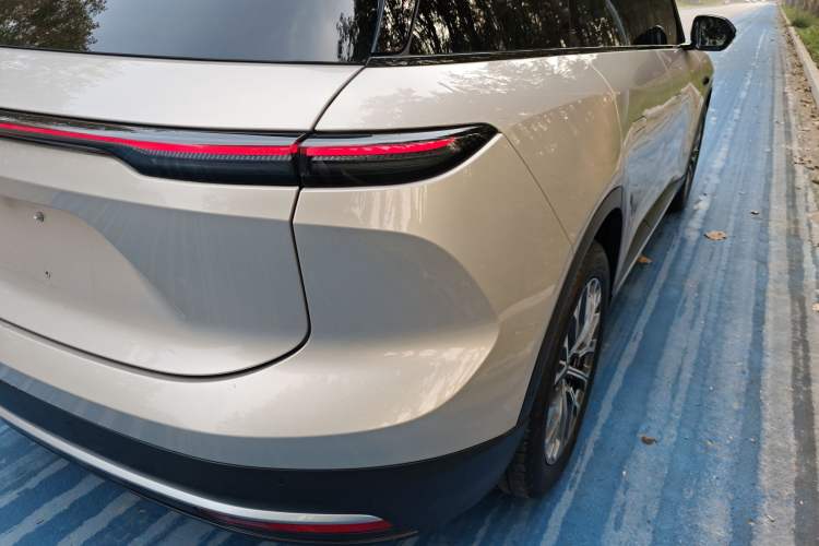 Used Nio ES6 2023 75 kWh Exterior 4