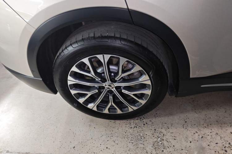 Used Nio ES6 2023 75 kWh Exterior 8