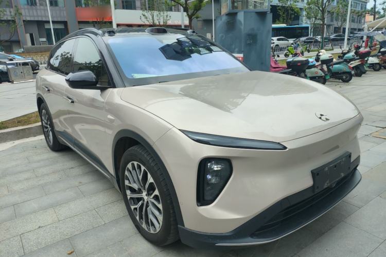 Used Nio ES6 2023 75 kWh Front Right 45 Deg
