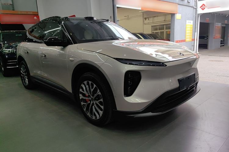 Used Nio ES6 2023 75 kWh Front Right 45 Deg