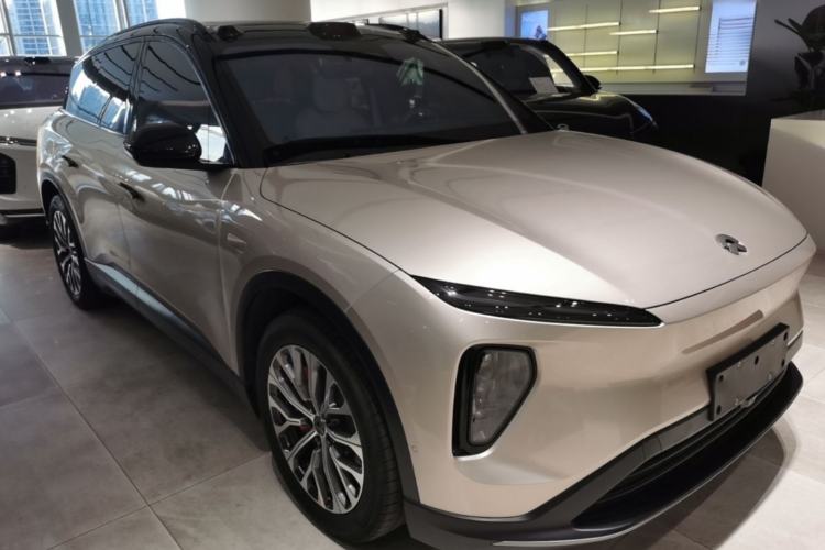 Used Nio ES6 2023 75 kWh Front Right 45 Deg