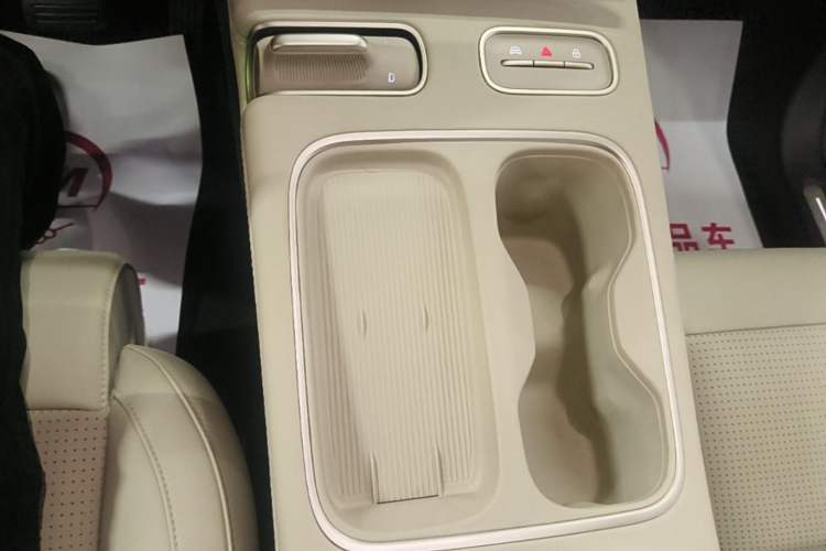 Used Nio ES6 2023 75 kWh Gear Lever