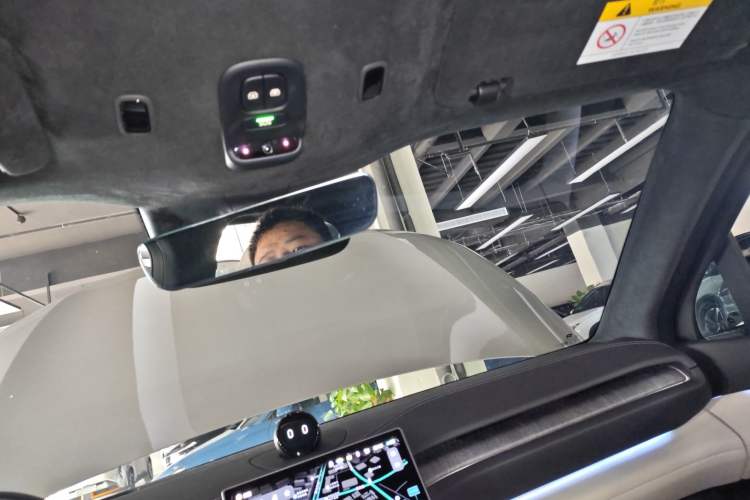 Used Nio ES6 2023 75 kWh Headliner