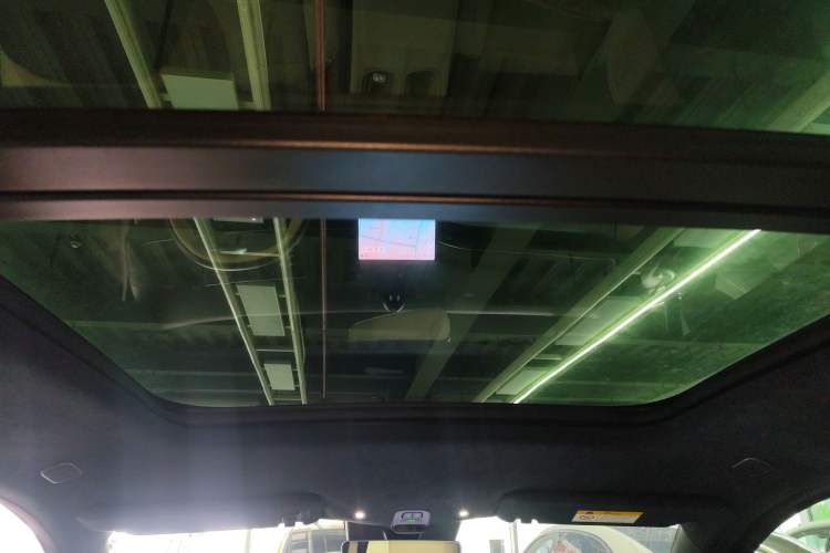 Used Nio ES6 2023 75 kWh Headliner