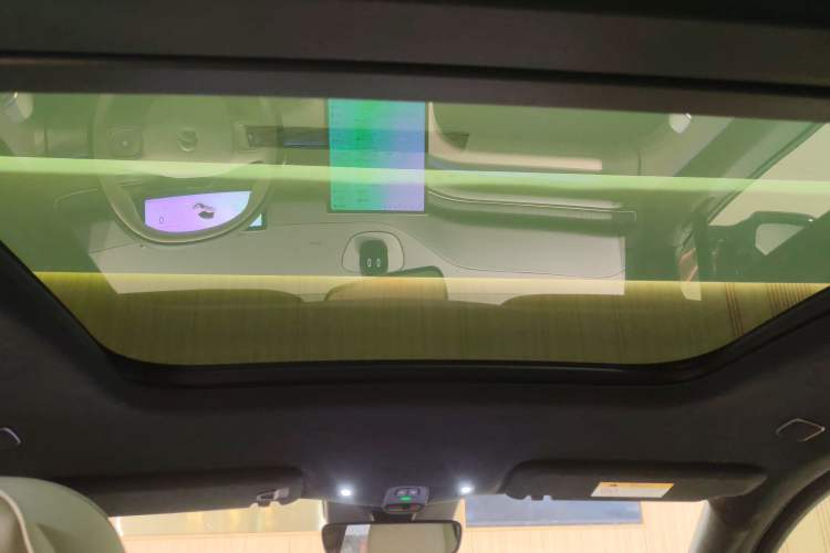 Used Nio ES6 2023 75 kWh Headliner