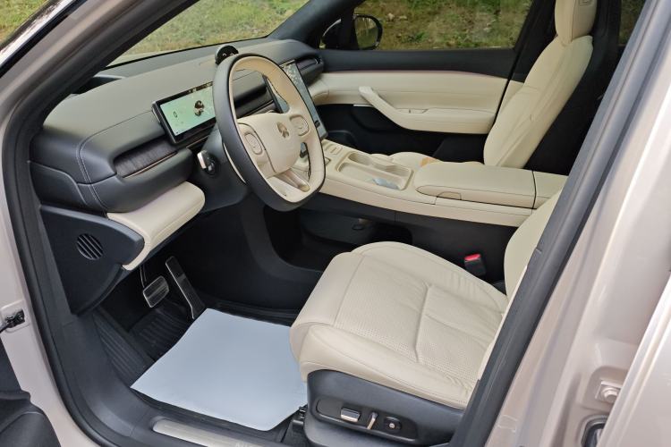 Used Nio ES6 2023 75 kWh Interior 1