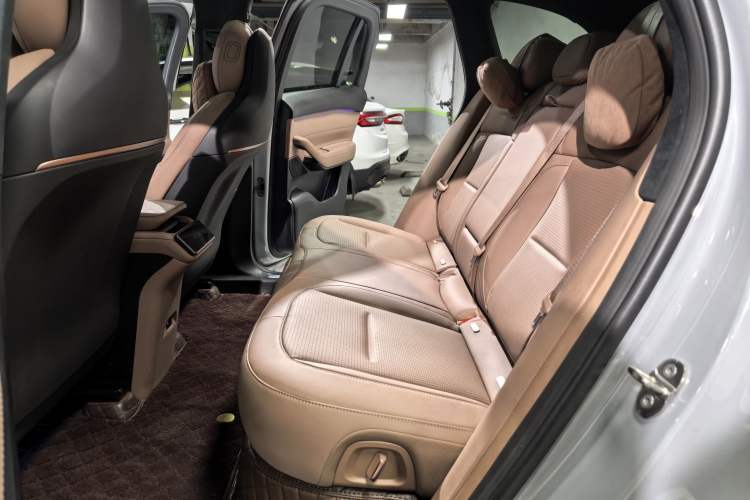 Used Nio ES6 2023 75 kWh Interior 1