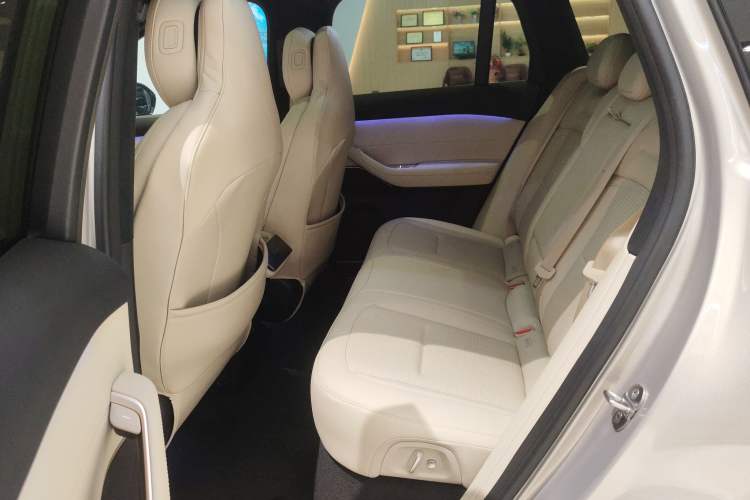 Used Nio ES6 2023 75 kWh Interior 1