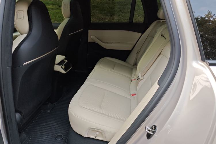 Used Nio ES6 2023 75 kWh Interior 2