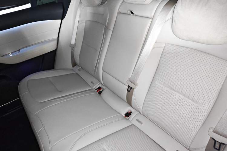 Used Nio ES6 2023 75 kWh Interior 4