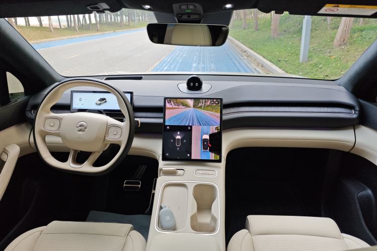 Used Nio ES6 2023 75 kWh Interior 4
