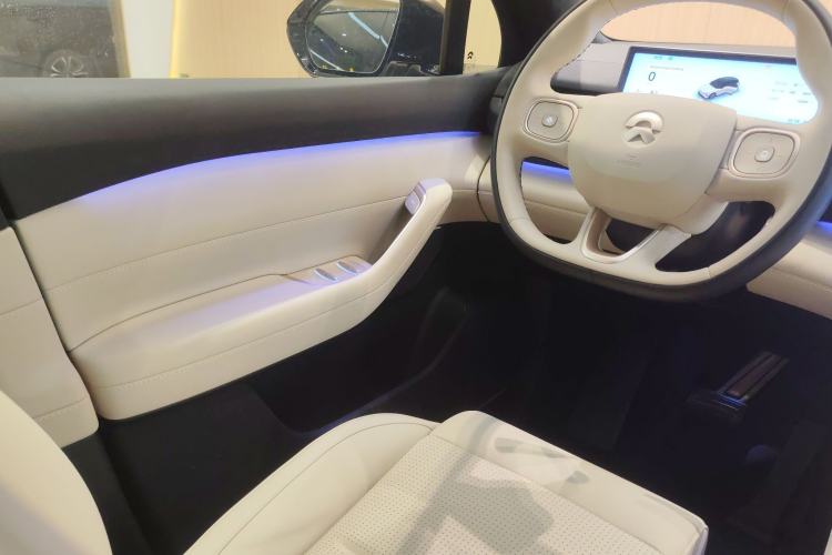 Used Nio ES6 2023 75 kWh Interior 4