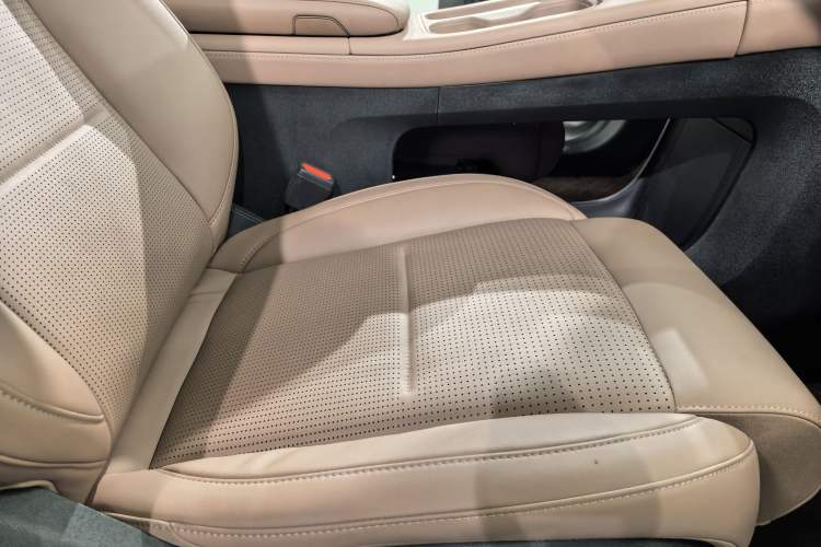 Used Nio ES6 2023 75 kWh Interior 8