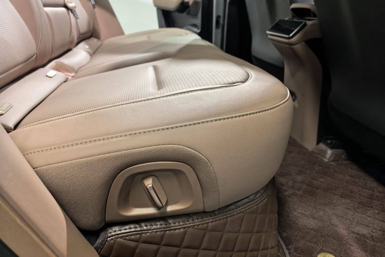 Used Nio ES6 2023 75 kWh Interior 9