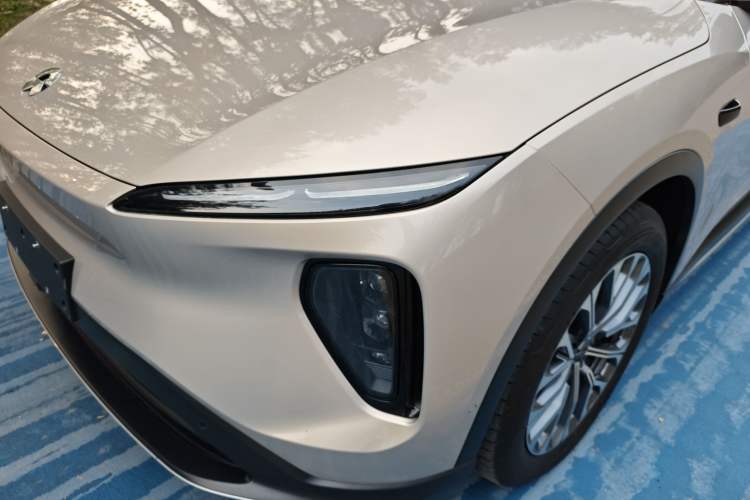 Used Nio ES6 2023 75 kWh Left Front Headlight