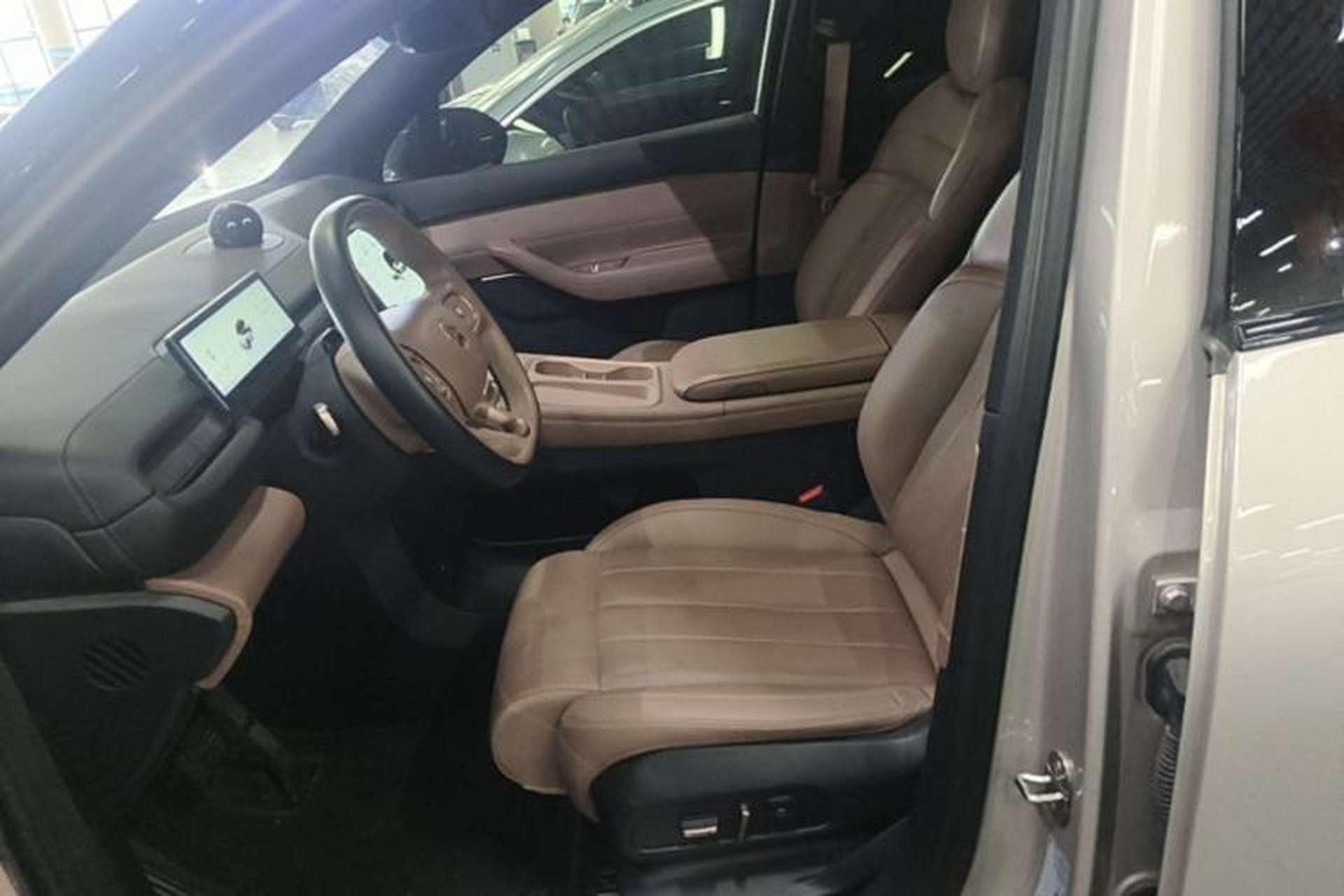 Used Nio ES6 2023 75 kWh Left Front Seat