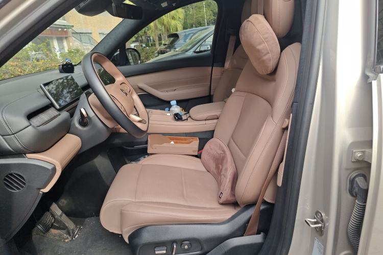 Used Nio ES6 2023 75 kWh Left Front Seat