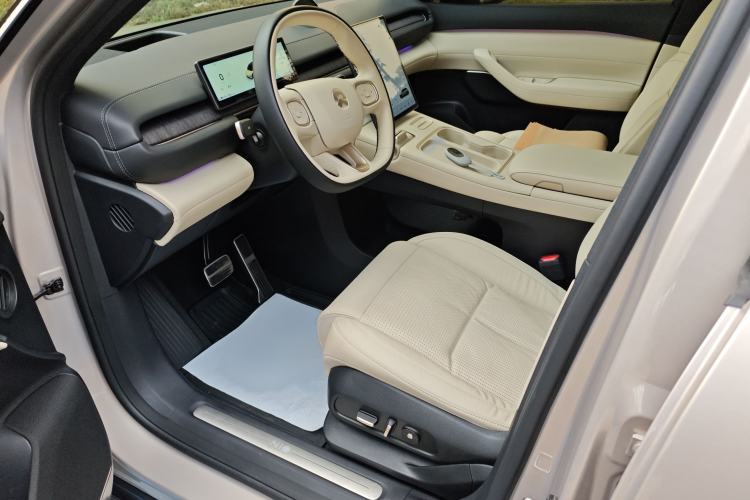 Used Nio ES6 2023 75 kWh Left Front Seat