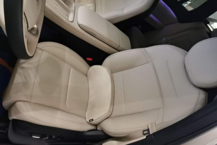 Used Nio ES6 2023 75 kWh Left Front Seat