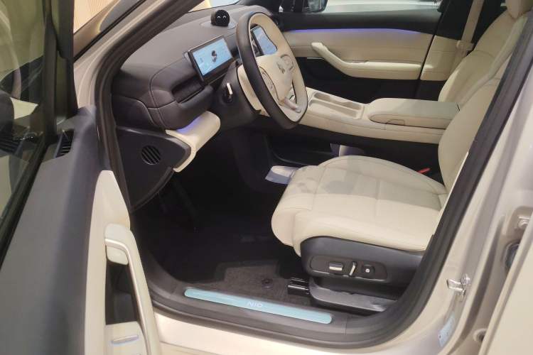 Used Nio ES6 2023 75 kWh Left Front Seat