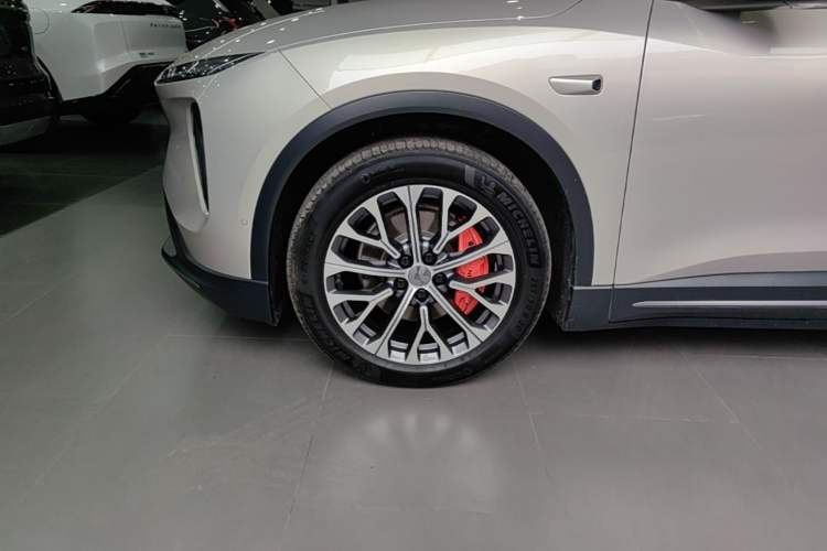 Used Nio ES6 2023 75 kWh Left Front Wheel Hub