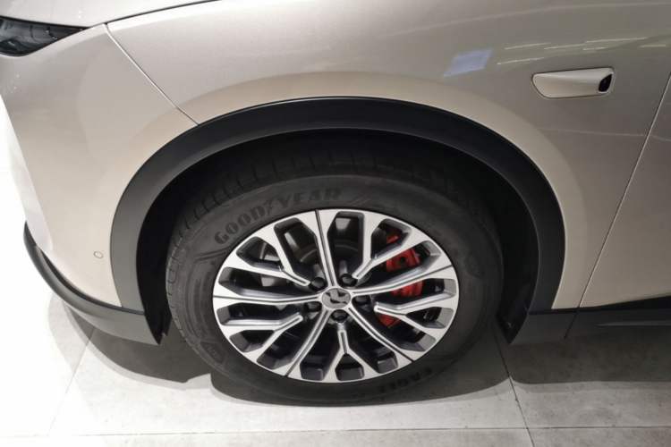 Used Nio ES6 2023 75 kWh Left Front Wheel Hub