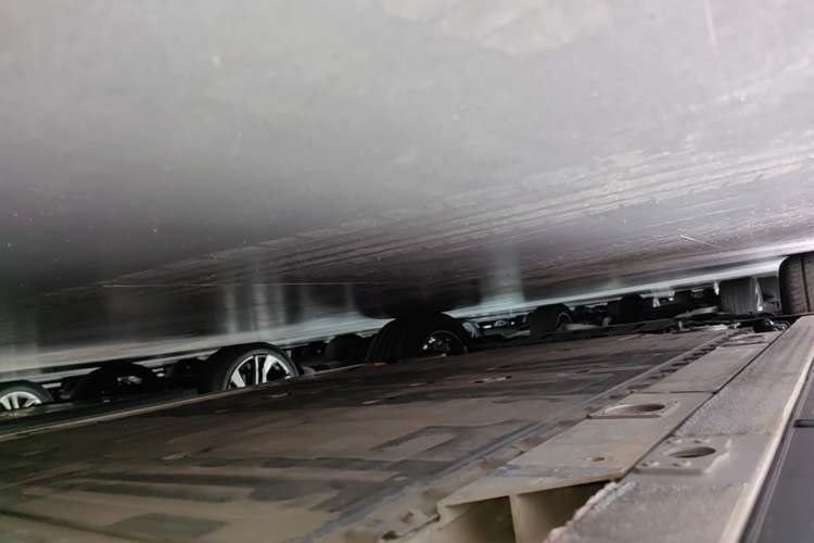 Used Nio ES6 2023 75 kWh Left Side Sill