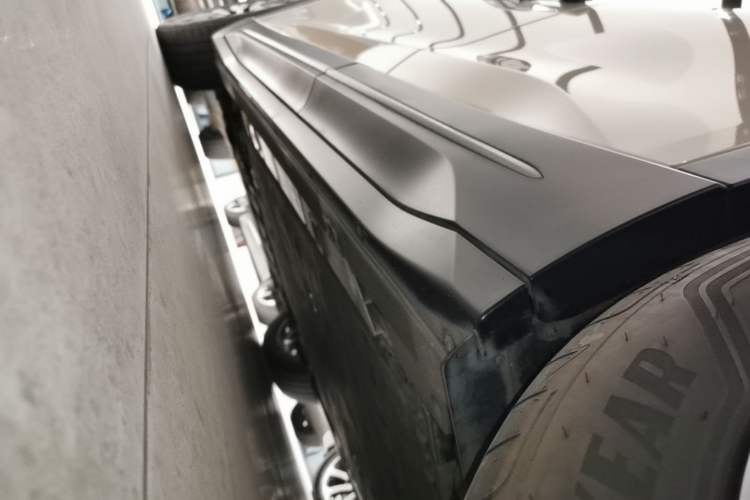 Used Nio ES6 2023 75 kWh Left Side Sill