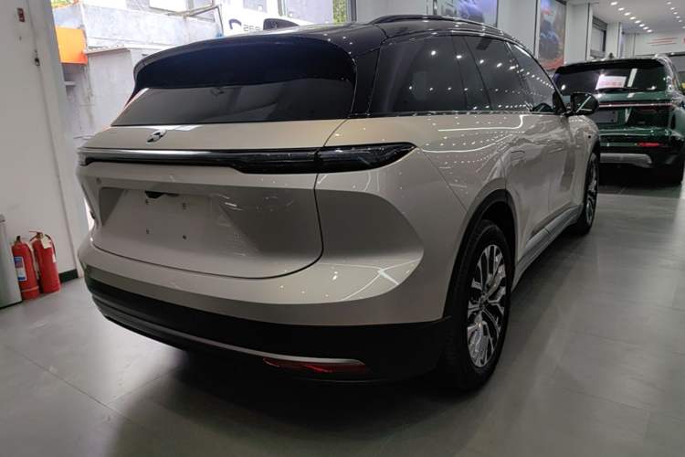 Used Nio ES6 2023 75 kWh Rear Right 45 Deg
