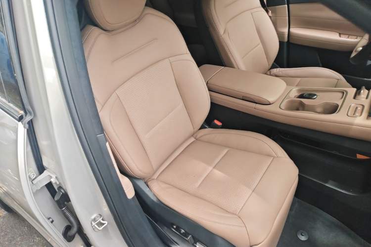 Used Nio ES6 2023 75 kWh Right Front Seat