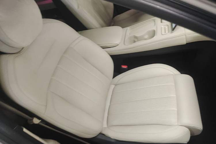 Used Nio ES6 2023 75 kWh Right Front Seat