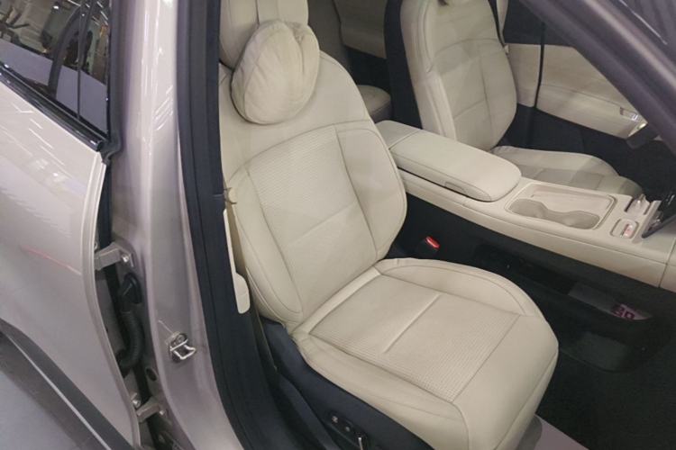 Used Nio ES6 2023 75 kWh Right Front Seat