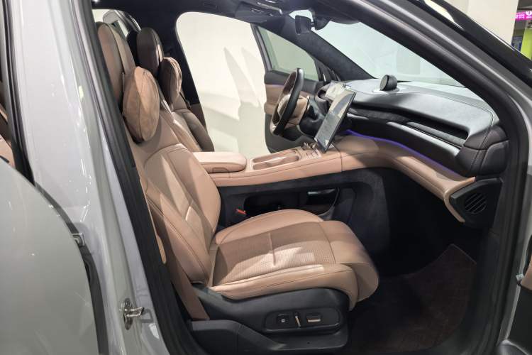 Used Nio ES6 2023 75 kWh Right Front Seat