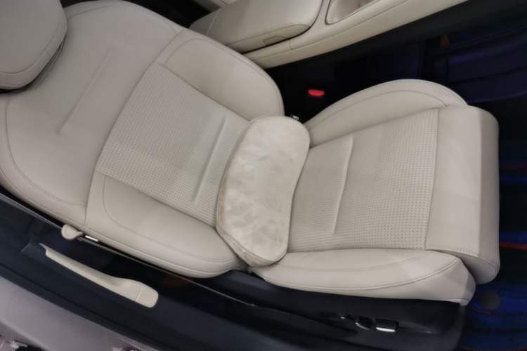 Used Nio ES6 2023 75 kWh Right Front Seat