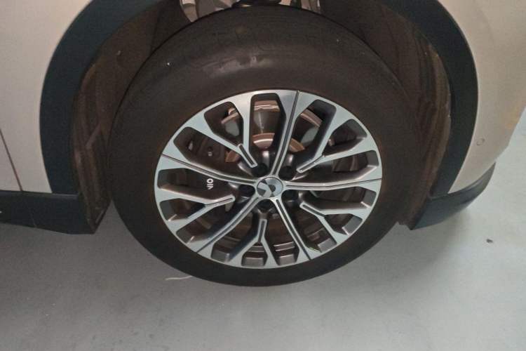 Used Nio ES6 2023 75 kWh Right Front Wheel Hub