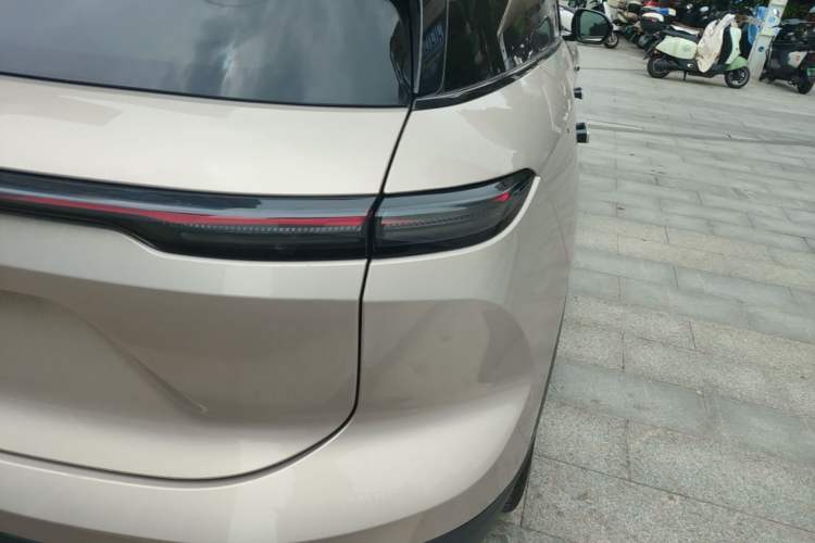Used Nio ES6 2023 75 kWh Right Rear Taillight