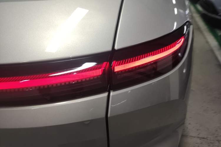 Used Nio ES6 2023 75 kWh Right Rear Taillight