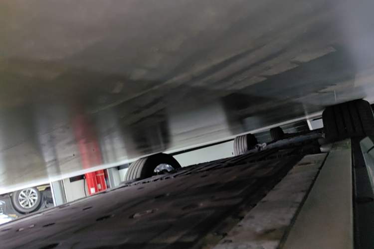 Used Nio ES6 2023 75 kWh Right Side Sill