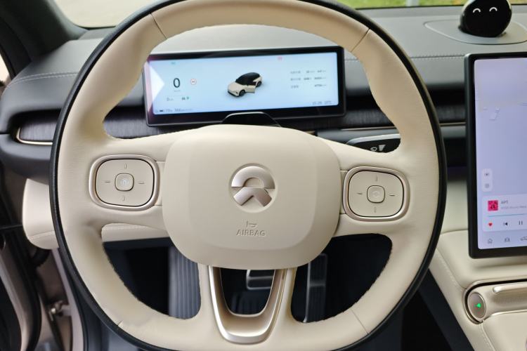Used Nio ES6 2023 75 kWh Steering Wheel