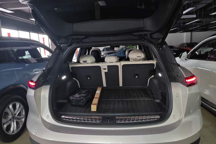 Used Nio ES6 2023 75 kWh Trunk