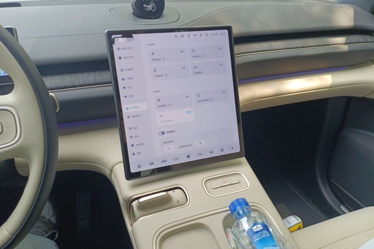Used Nio ES6 2024 75 kWh Audio And AC Panel