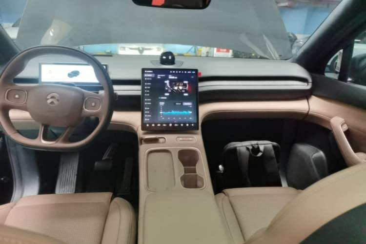 Used Nio ES6 2024 75 kWh Audio And AC Panel